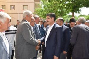 MİLLETVEKİLİ NASIROĞLU BATMAN’I KARIŞ KARIŞ GEZİP ERDOĞAN’A DESTEK İSTİYOR