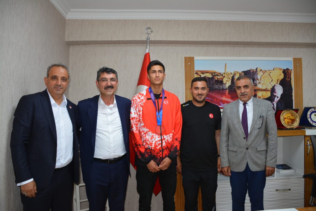 YILDIZ’A ALTINLI ÖDÜL