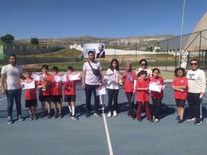 KÜÇÜK SPORCULARIMIZDAN TENİSTE BÜYÜK BAŞARI