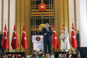 ERDOĞAN, TEKRAR SEÇİLDİ
