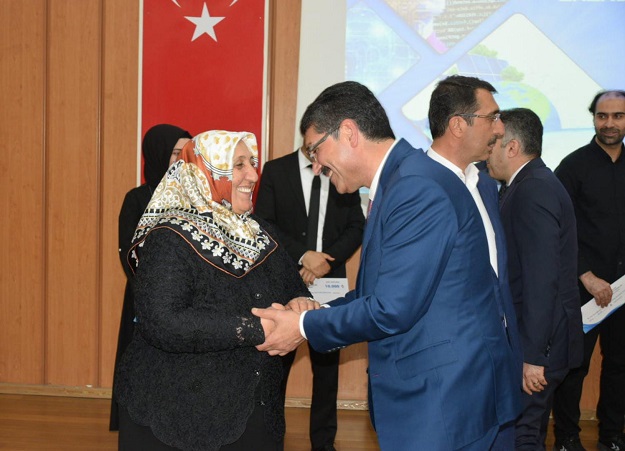NASIROĞLU ANNELER GÜNÜNÜ KUTLADI