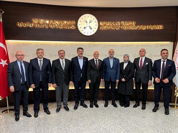 NASIROĞLU ŞİMŞEK’İN YANINDAYDI