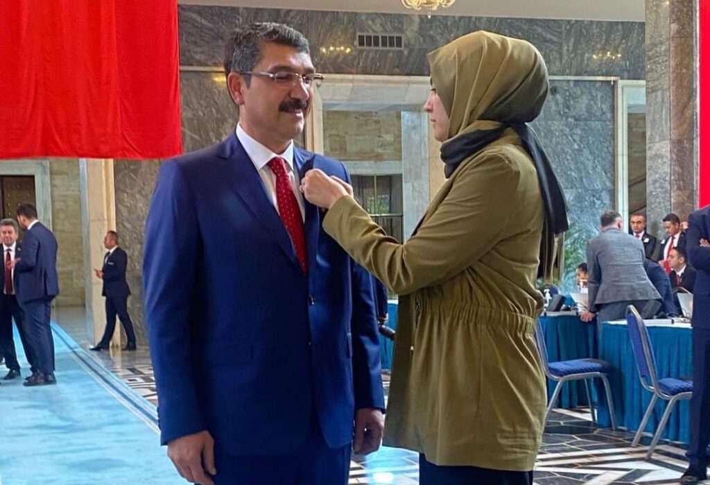 AK Partili vekiller mecliste