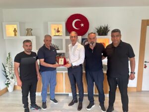 TPAO BÖLGE MÜDÜRÜ DEMİR’E ASKF’DEN PLAKET