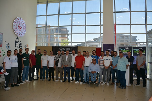 GENÇLİK’TEN 64 KULÜBE MALZEME YARDIMI