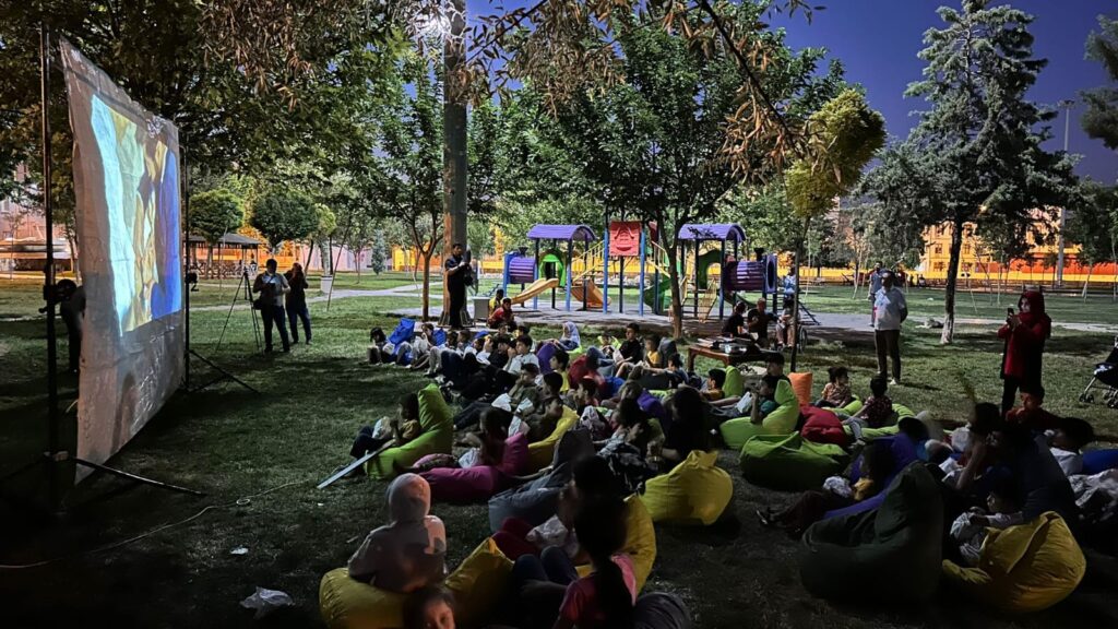 MAHALLELERDE SİNEMA ETKİNLİĞİ BAŞLADI