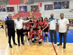 VOLEYBOLUN ŞAMPİYONLARI BELLİ OLDU