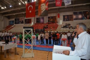 ANALİG KARATE ŞAMPİYONASI BAŞLADI