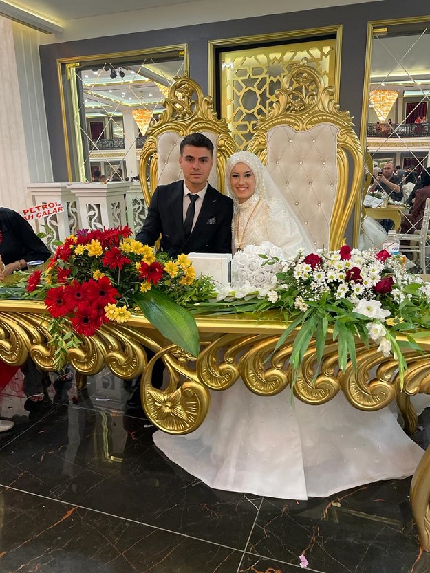 ZEYNEP VE HAKAN MASAL GİBİ BİR DÜĞÜNLE EVLENDİ