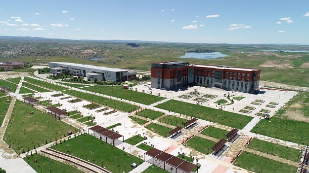 Üniversitemiz Yeni Akademik Yılda Diş Hekimliği Fakültesi Öğrencilerini Bekliyor