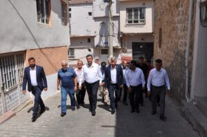 Milletvekili Ramanlı’ya Kayapınar’da görkemli karşılama