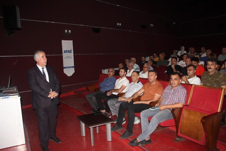 ETİK EĞİTİCİSİ VE İÇ DENETÇİ AHMET SANDAL’DAN BATMAN’DA SEMİNER