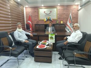 ESAT EKREMOĞLU’NA TEŞEKKÜR PLAKETİ