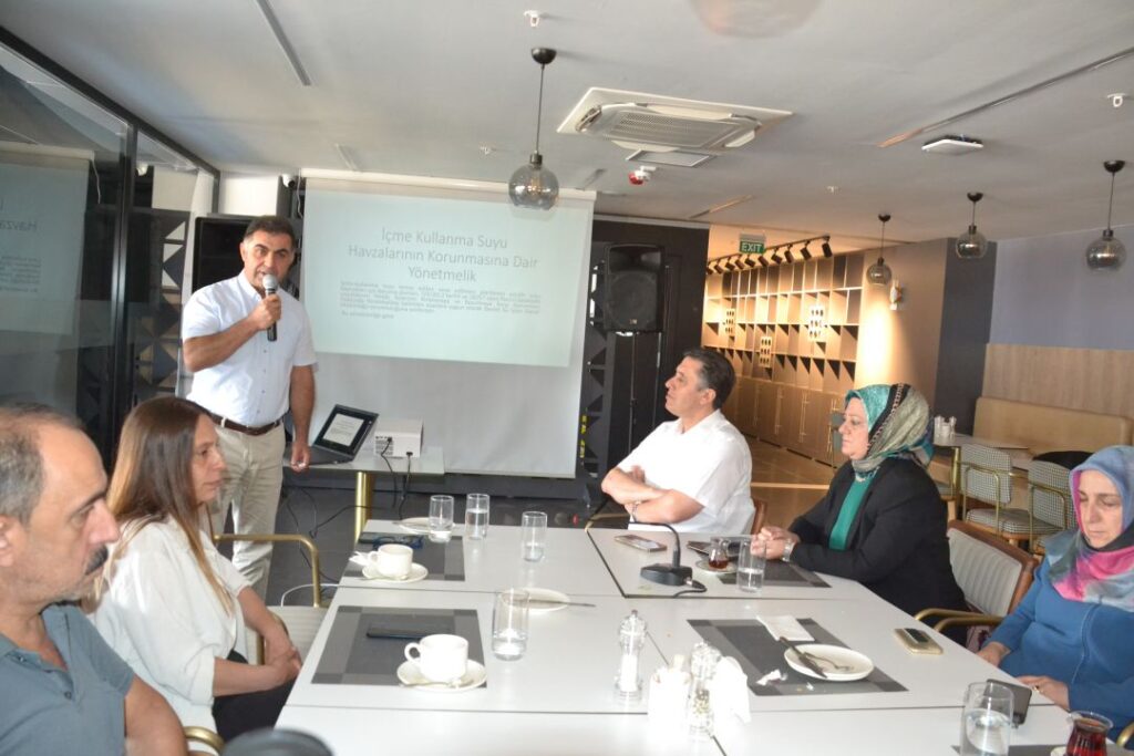 “Belediyenin borcu açıklansın”