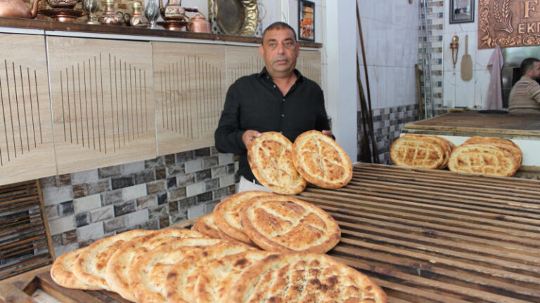Ekmek 11 liraya yükseltildi