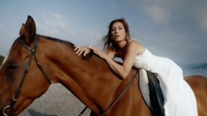 GÖKNUR Bİ DAHA DİYOR