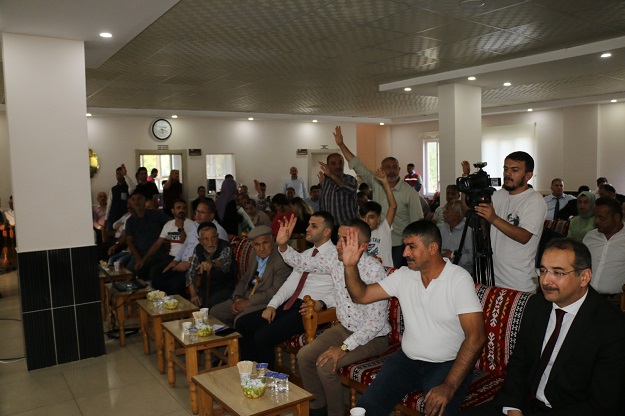 “MAHALLEMİZ SAHİPSİZ VE HİZMETLERDEN YOKSUNUZ”