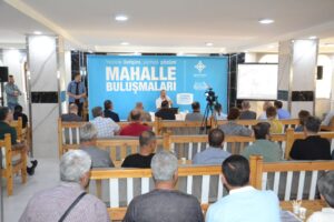 Belde sakinleriyle bir araya geldi