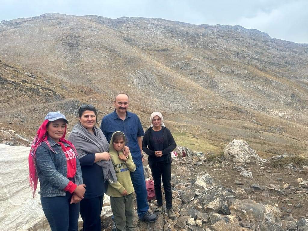 Canalp çifti, Mereto dağındaydı