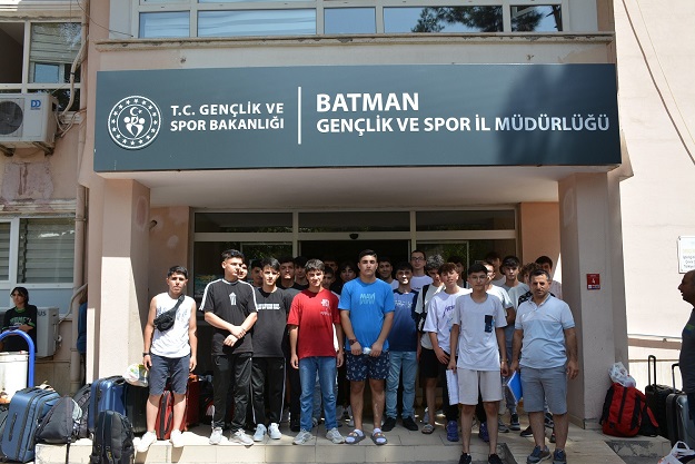 GENÇLİK 64 KAMPÇIYI DAHA UĞURLADI