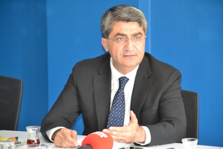 “Batman Valisine iki sorum var”