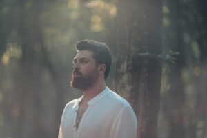Volkan Biçer’in İlk Teklisi ‘Yalnızlığın Ortasındayım’ Yayında