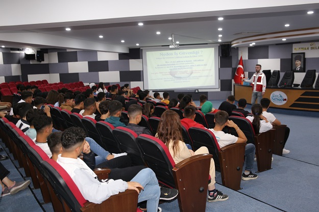 Belediyeden zabıta ve stajyerlere eğitim seminerleri