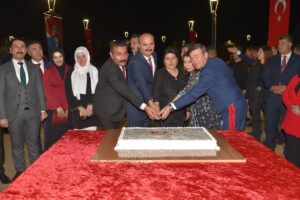 Cumhuriyet’in 100. yılında fener alayı