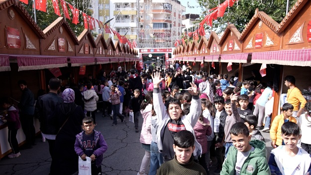 FUARI 2 GÜNDE 105 BİN ZİYARET ETTİ