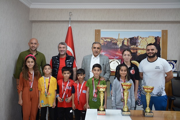 MİNİK MASA TENİSÇİLERİNDEN ÖZPERK’E ZİYARET