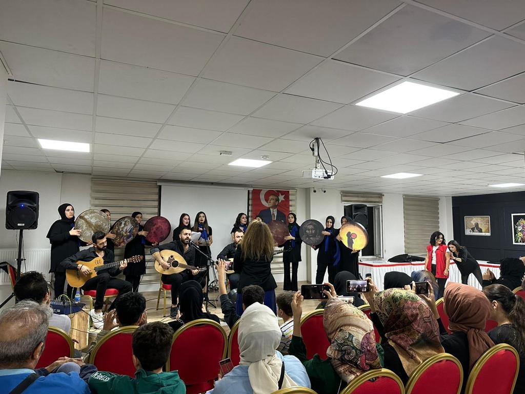 ÖĞRENCİLERE ‘HOŞGELDİNİZ’ KONSERİ