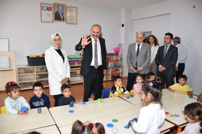 Vali Canalp’ten anaokula ziyaret