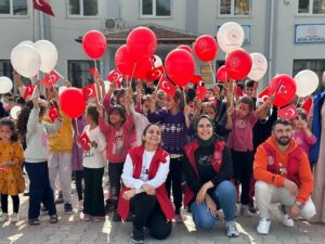 GENÇLİK AKOBA KÖYÜNDEYDİ