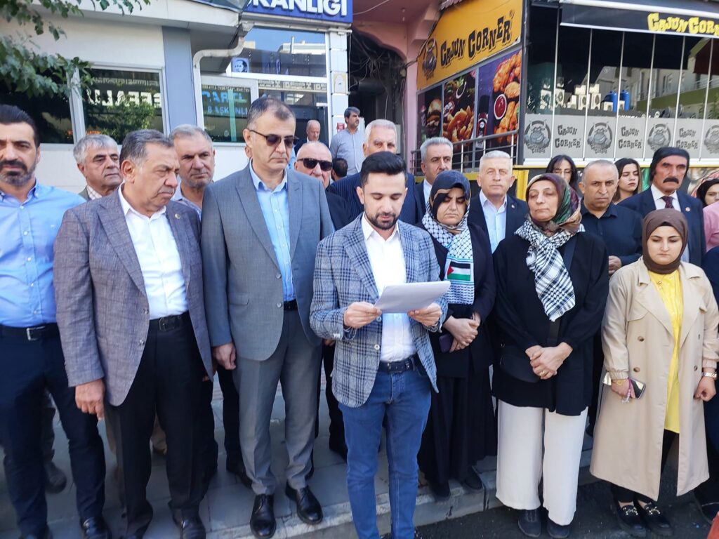 AK PARTİ İSRAİL’İ PROTESTO ETTİ
