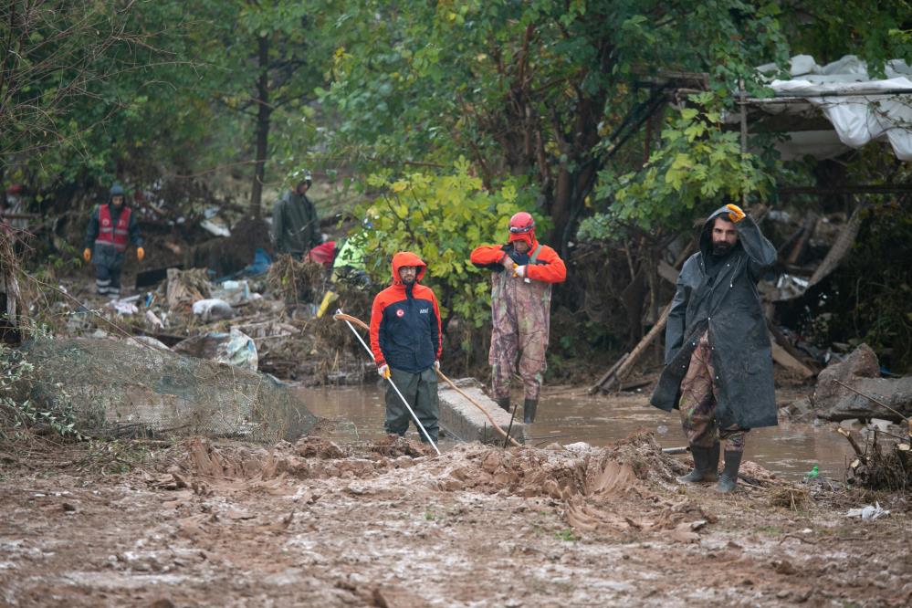 İŞTE SELİN YOL AÇTIĞI TAHRİBAT
