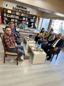 ÖĞRETMEN EVİ EMEKÇİLERİ TİS İMZALADI