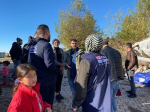 GÖNÜLLÜLER SAHADAYDI