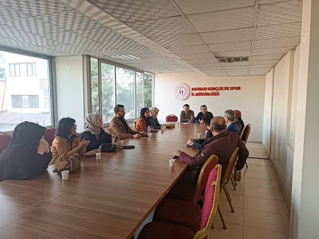YURT EĞİTMENLERİYLE TOPLANTI YAPILDI
