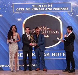 REAL KONAK, İKİNCİ KEZ YILIN OTELİ SEÇİLDİ