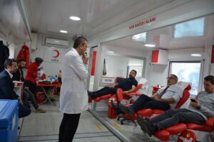 GENÇLİK SPOR KIZILAY’A KAN BAĞIŞLADI