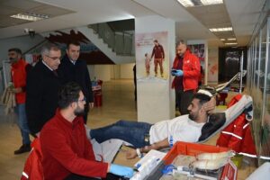 GENÇLİKTEN KAN BAĞIŞI SEFERBERLİĞİ