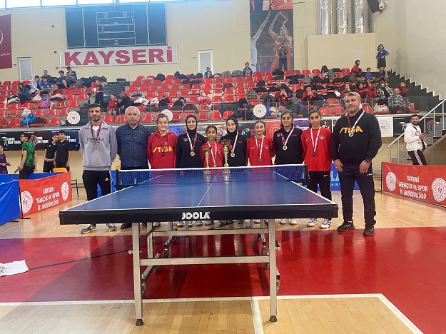 MASA TENİSİ TAKIMLARI DERECEYLE DÖNDÜ