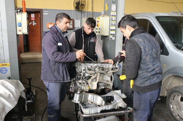 Deneyimli Ustalardan, Stajyerlere Pratik Eğitim