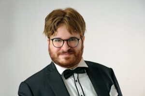 Ünlü Tenor Sedat Can Öztoprak ödüllere doymuyor!