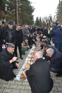Binlerce kişi yer sofrasında buluştu
