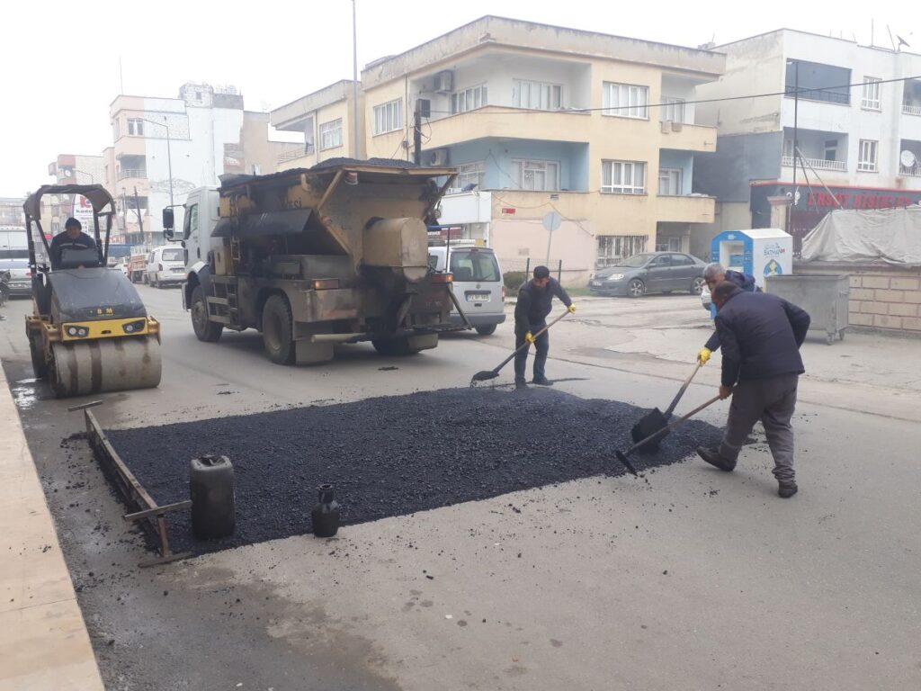 Caddeler onarılıyor