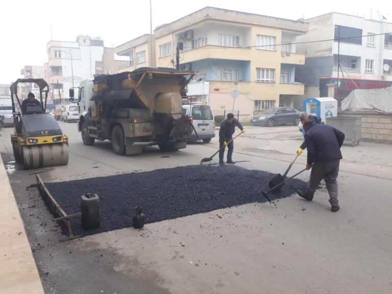 Caddeler onarılıyor