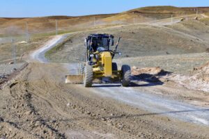 Köy yolları genişletiliyor