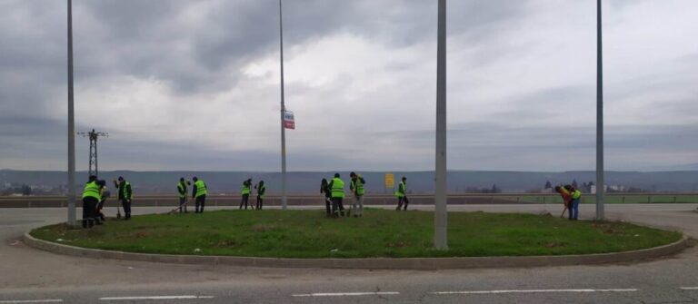 Kuzey çevre yolu yeşillendiriliyor