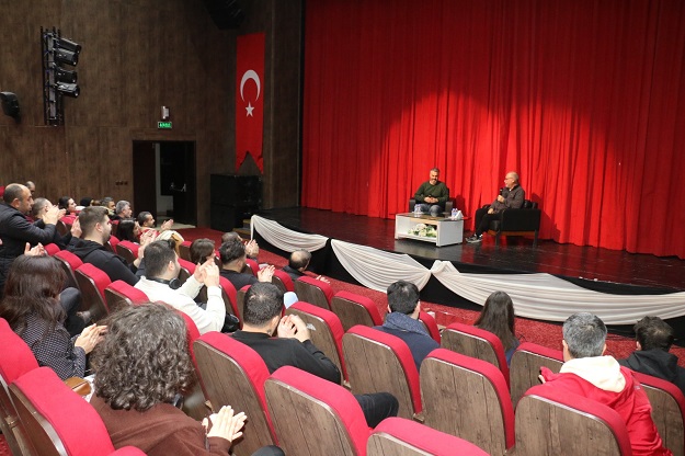 ALTAN ERKEKLİ: SAVAŞSIZ BİR DÜNYA HAYAL EDİYORUM